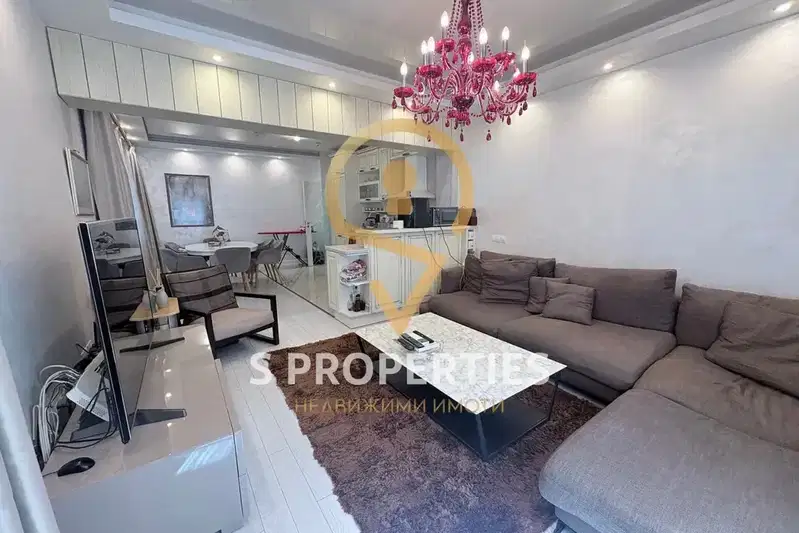 3-bedroom apartment in Varna, Centyr