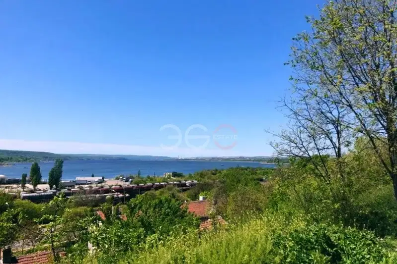 3-bedroom apartment in Varna, Centyr