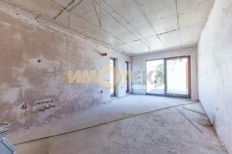 3-bedroom apartment in Varna, Centyr