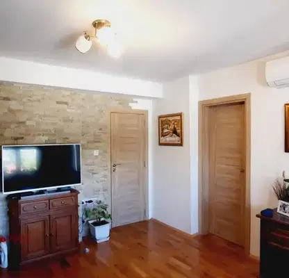 Photo 2 — 4-bedroom apartment in Varna, Centyr