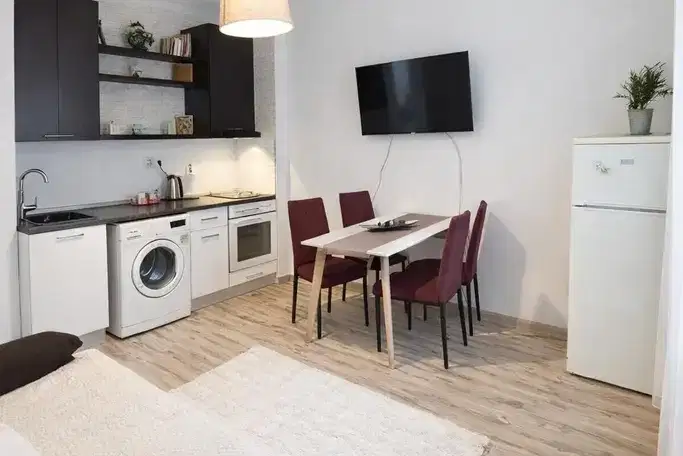 Two-room apartment in Center, Varna, on ground floor
