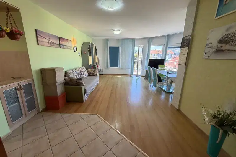 3-bedroom apartment in Varna, Centyr