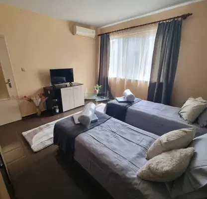 Photo 3 — 3-bedroom apartment in Varna, Centyr