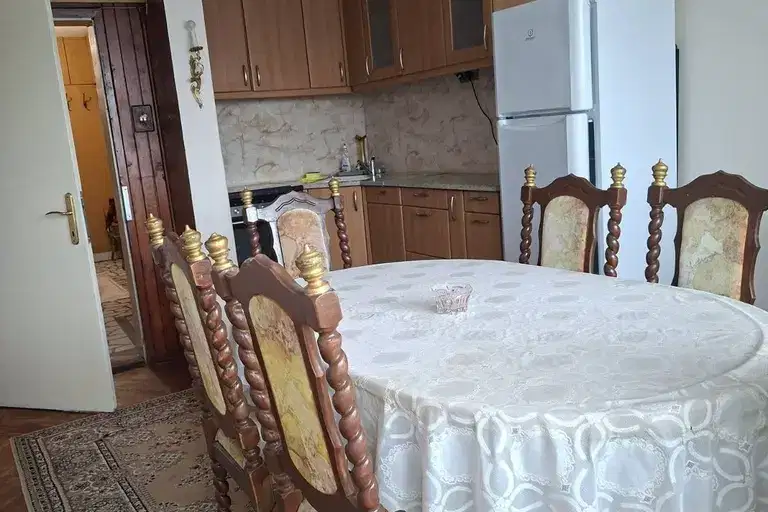 Three-room apartment with parking space in Center, Varna near Rusko School