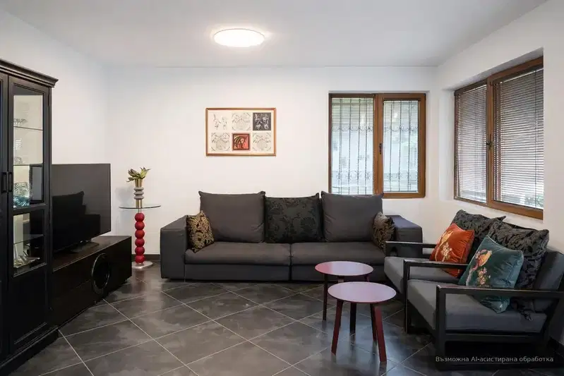Three-room apartment in Center, Varna, third floor
