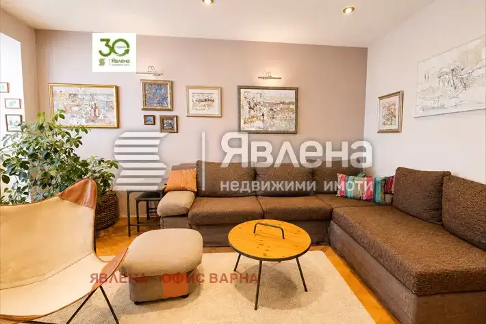 Four-room apartment in Center, Varna with two terraces