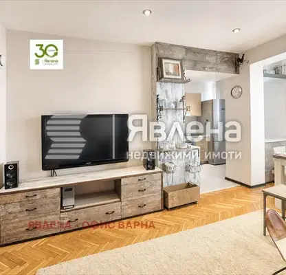 Снимка 4 — Четиристаен апартамент в Център, Варна с две тераси