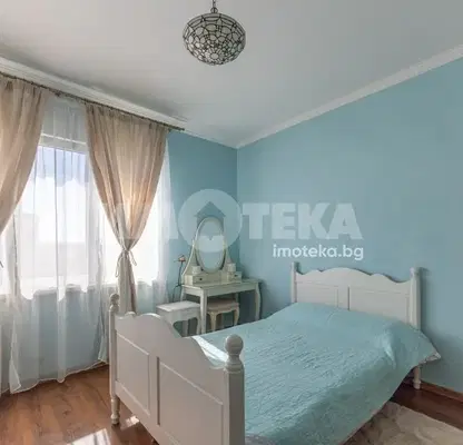 Снимка 3 — 4-стаен апартамент в Център, Варна с две тераси