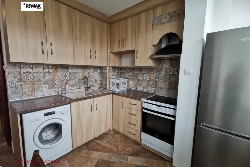 Тристаен апартамент с два балкона в Чайка, Варна