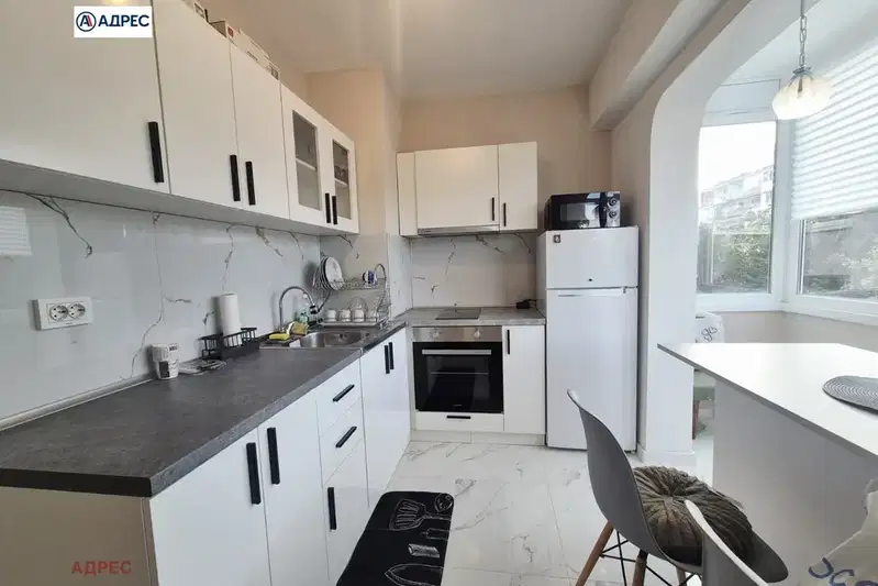 Three-room apartment with terrace in Chayka district, Varna