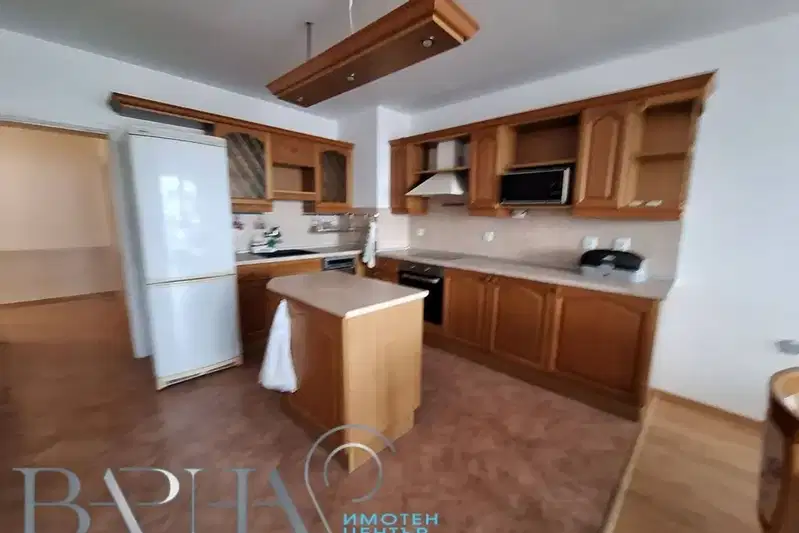 4-bedroom apartment in Varna, Chaika