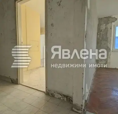 Снимка 4 — Тристаен апартамент в Чаталджа с тераса и асансьор