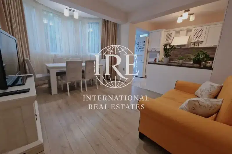 Three-room apartment with terrace in Tsveten kvartal, Varna