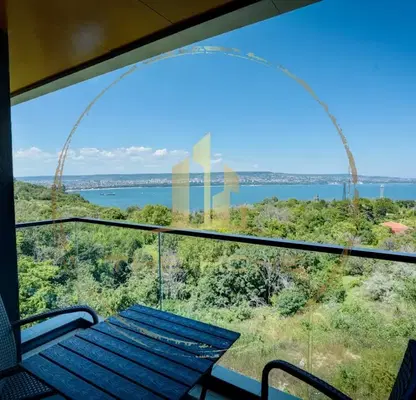 Photo 3 — 3-bedroom apartment in Varna, Galata