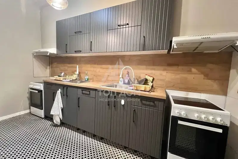 One-room apartment in Gretska mahala, Varna with shared kitchen