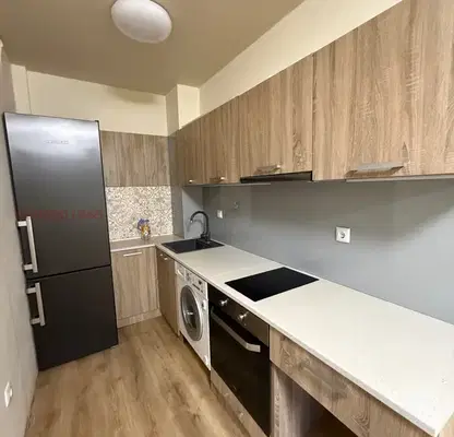 Photo 2 — Three-room apartment with elevator in Gretska Mahala, Varna