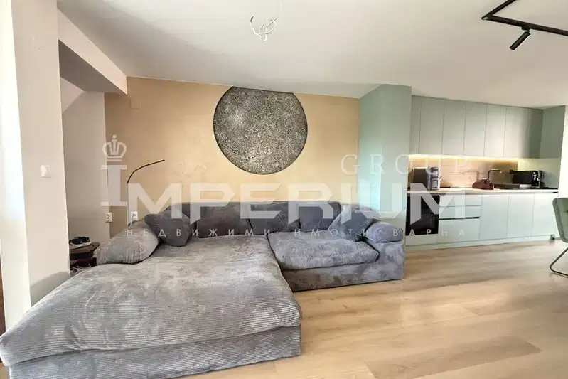 Three-room apartment in HEI, Varna with functional layout