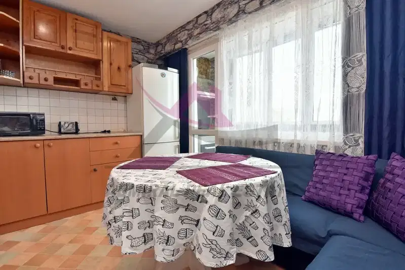 Четиристаен апартамент в ХЕИ, Варна с балкони