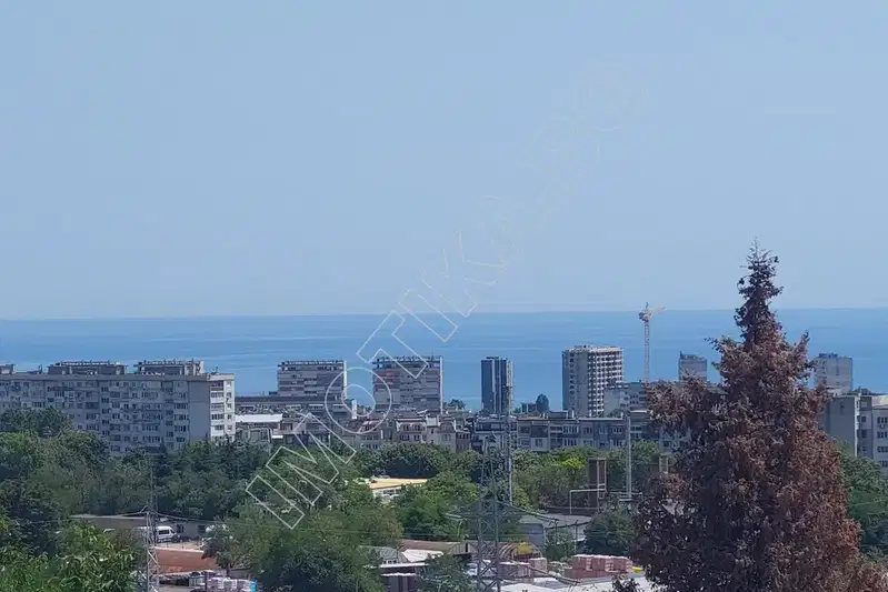 One-room apartment in Izgrev, Varna with terrace and parking space
