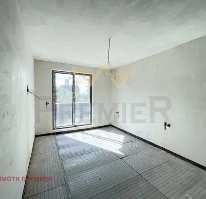 Photo 2 — Two-room apartment with yard in Izgrev, Varna, near Bulgaria Blvd