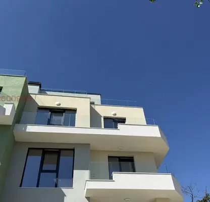 Photo 5 — Three-room apartment with panoramic view in Izgrev, Varna