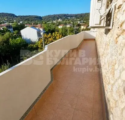 Photo 2 — Spacious 4-room apartment in Izgrev with terrace and view