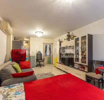 Photo 4 — One-room apartment with terrace in ZhP Gara, Varna