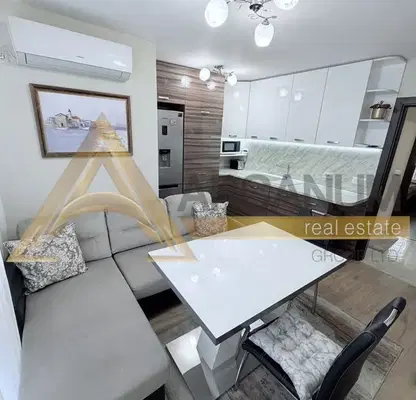 Photo 2 — Two-room apartment with terrace in Kolhozen pazar, Varna