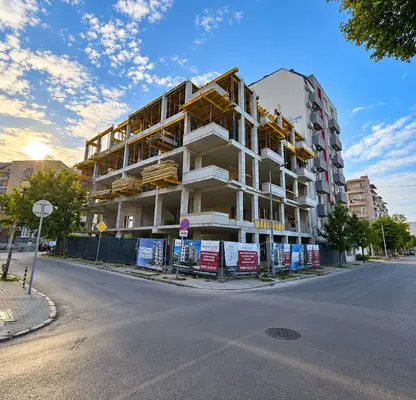 Снимка 3 — Двустаен апартамент с тераса в Колхозен пазар, Варна