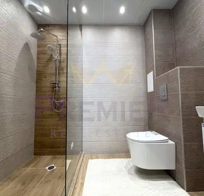 Photo 2 — Three-room apartment with terrace in Kolhozen pazar, Varna