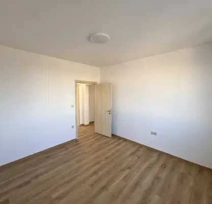 Photo 5 — Three-room apartment with terrace in Kolhozen pazar, Varna