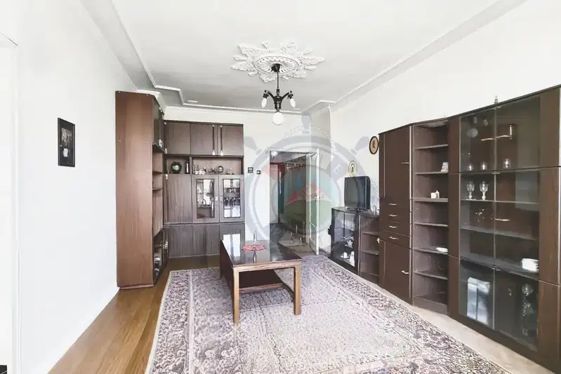 Three-room apartment with two terraces in Kolhozen pazar, Varna