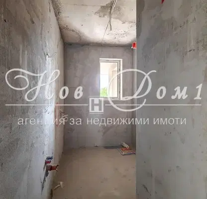 Снимка 4 — Тристаен апартамент с тераса в Колхозен пазар, Варна