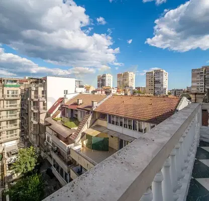 Снимка 5 — Тристаен апартамент с панорамна тераса в Колхозен пазар, Варна