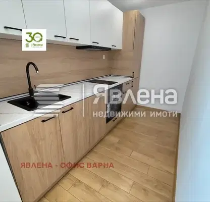 Photo 2 — Spacious 3-room apartment in Kolhozen pazar, Varna