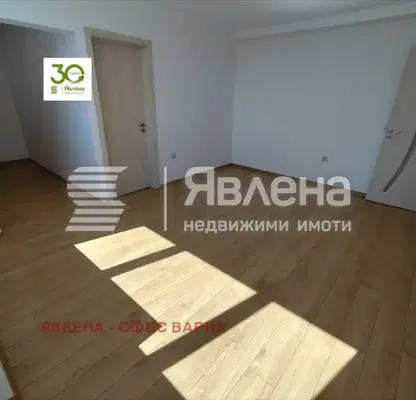 Photo 3 — Spacious 3-room apartment in Kolhozen pazar, Varna