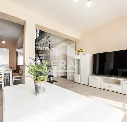 Photo 3 — Large 4-room apartment in Kolhozen pazar, Varna with terraces