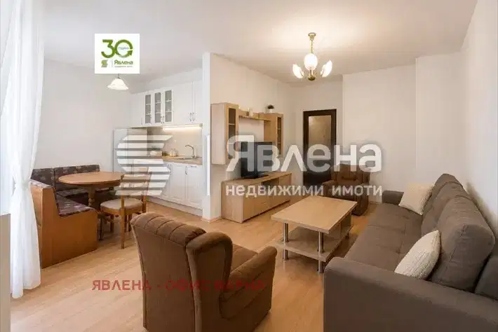 Просторен 2-стаен апартамент в Колхозен пазар, Варна