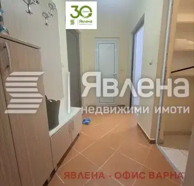 Снимка 5 — Просторен 2-стаен апартамент в Колхозен пазар, Варна