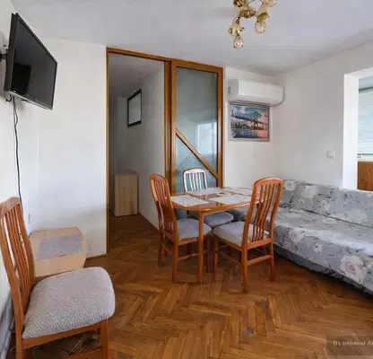 Снимка 3 — Тристаен апартамент в Колхозен пазар, Варна, 4-ти етаж