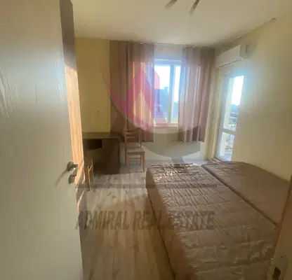 Снимка 4 — Просторен 3-стаен апартамент с три тераси в Колхозен пазар, Варна