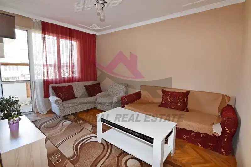 Four-room apartment in Kolhozen pazar, Varna with balcony