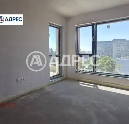 Снимка 3 — Двустаен апартамент с тераса в Левски 1, Варна