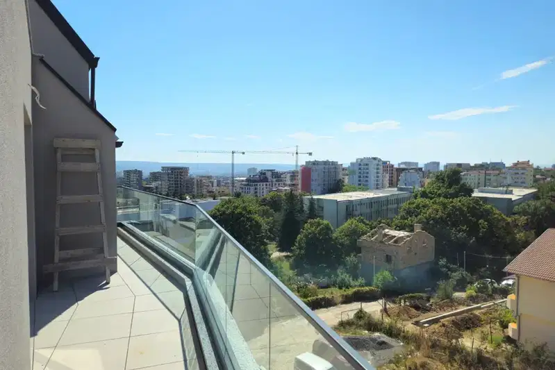 Three-room apartment with terrace in Levski 1, Varna