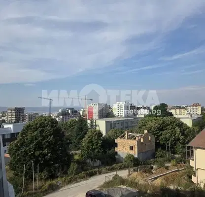 Снимка 2 — Тристаен апартамент с тераса в Левски 1, Варна