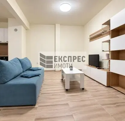 Снимка 2 — Двустаен апартамент с голяма тераса в Левски 1, Варна