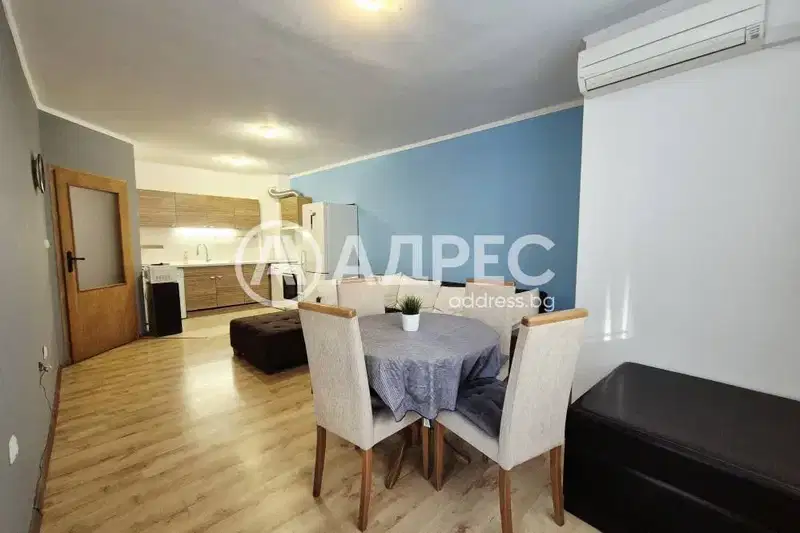 Three-room apartment with parking space in Levski 1, Varna