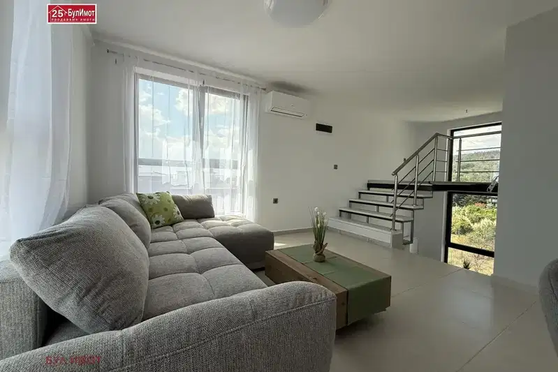 Three-room apartment with parking space in Levski 1, Varna