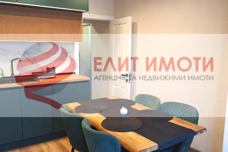 Четиристаен апартамент в Левски 2, Варна с тераса