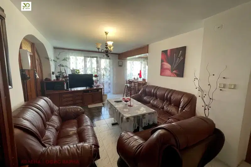 Four-room apartment in Lyatno Kino Trakiya, Varna with two levels